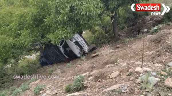 Major accident in Anantnag, Jammu and Kashmir, army vehicle fell into a ditch, a soldier martyred