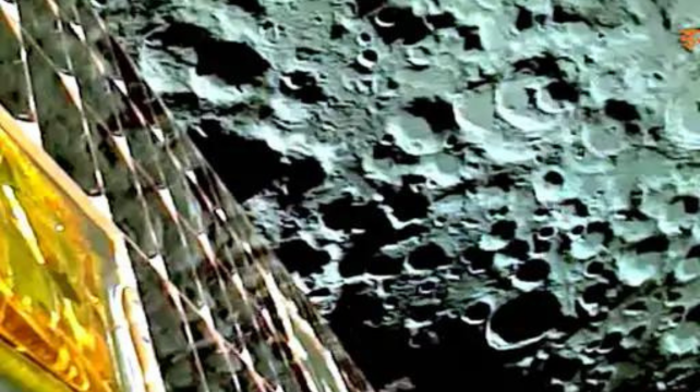 Chandrayaan-3's first picture of Moon came in front, reached orbit in 22 days, know when the landing will happen