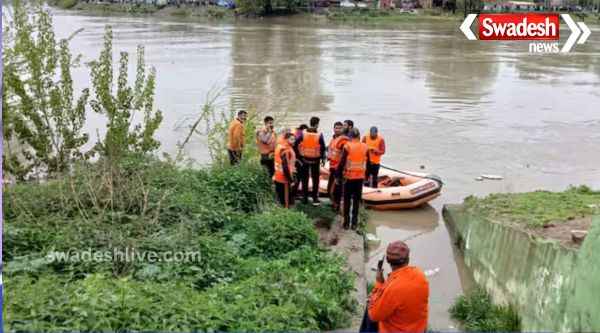 Major accident in Srinagar, boat full of school children capsized in Jhelum river, 4 dead so far