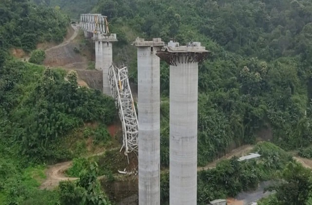 Tragic accident in Mizoram, railway bridge under construction collapses, 17 laborers killed