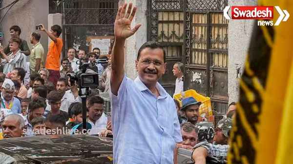 'Good days are about to come, Modi ji is about to go', said AAP supremo Arvind Kejriwal during a rally with wife Sunita Kejriwal.