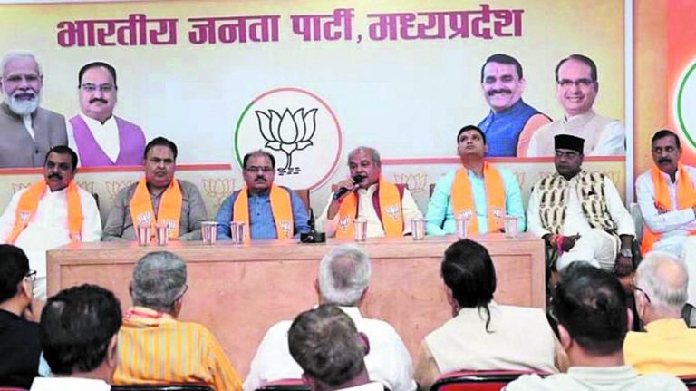 Talk, take suggestions and win elections, BJP\'s mantra to its leaders